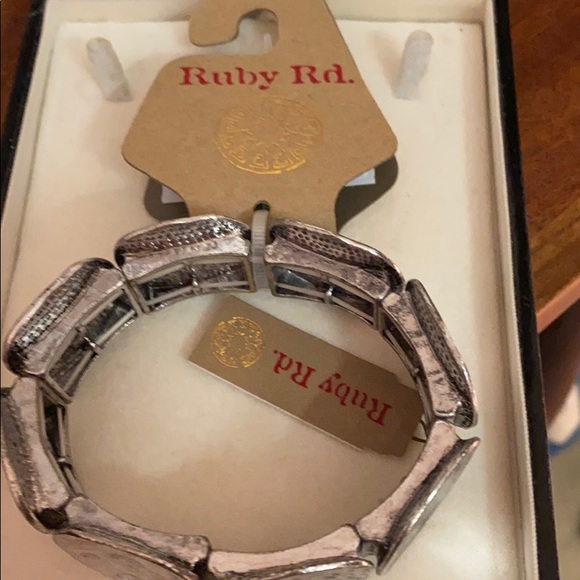 Ruby Rd stretch bracelet - Picture 4 of 4